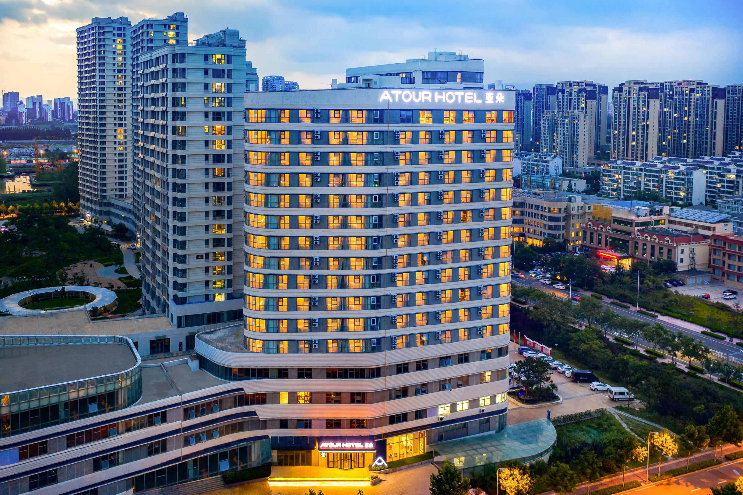 日照万平口东夷小镇亚朵酒店 in Rizhao | 2023 Updated prices, deals - Klook United States